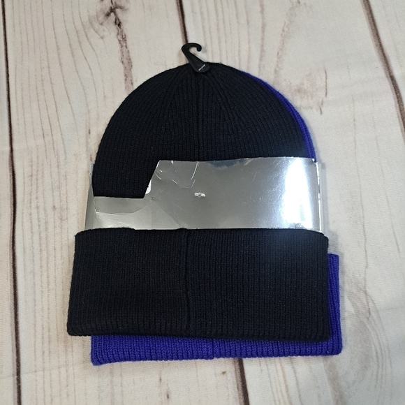 Steve Madden Knit Beanie 2 pack - Picture 2 of 4